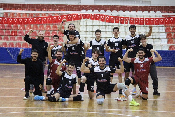 Doğu Akademi Liderlik Koltuğunda