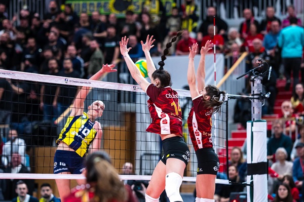 Fenerbahçe Opet Almanya'da set vermedi