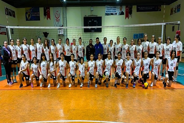 Erzinli miniklere Defne Patisserie'den büyük destek