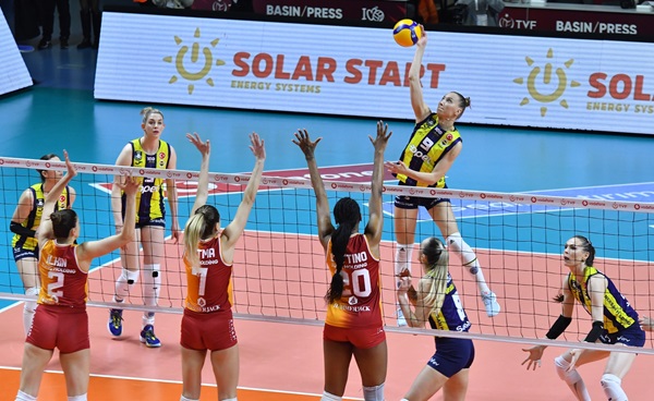Derbide Gülen Fenerbahçe Opet