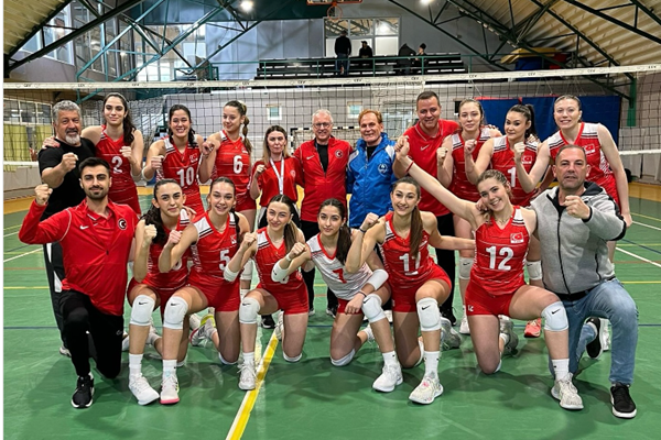 Acıbadem Bilim Doğa Anadolu Lisesi Dünya Şampiyonası'na Galibiyetle Başladı