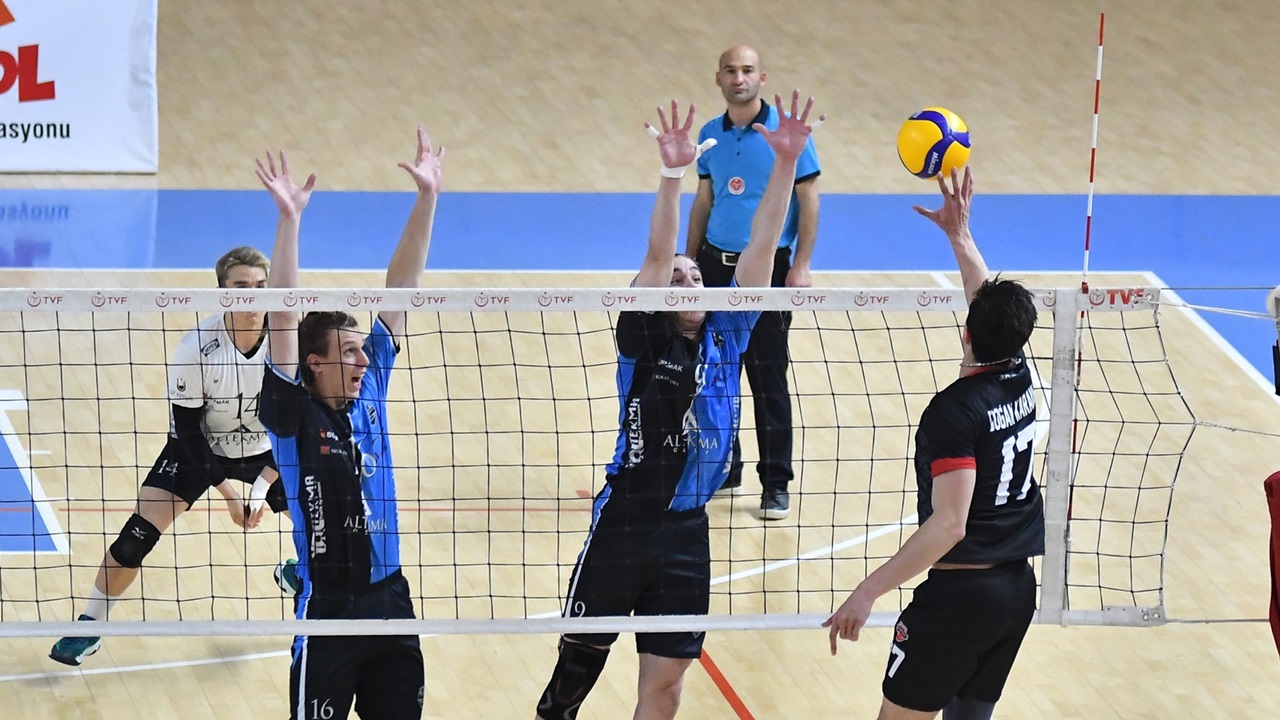 Genç Erkekler Türkiye Şampiyonası Finallerinde Yarı Finale Yükselen Takımlar Belli Oldu