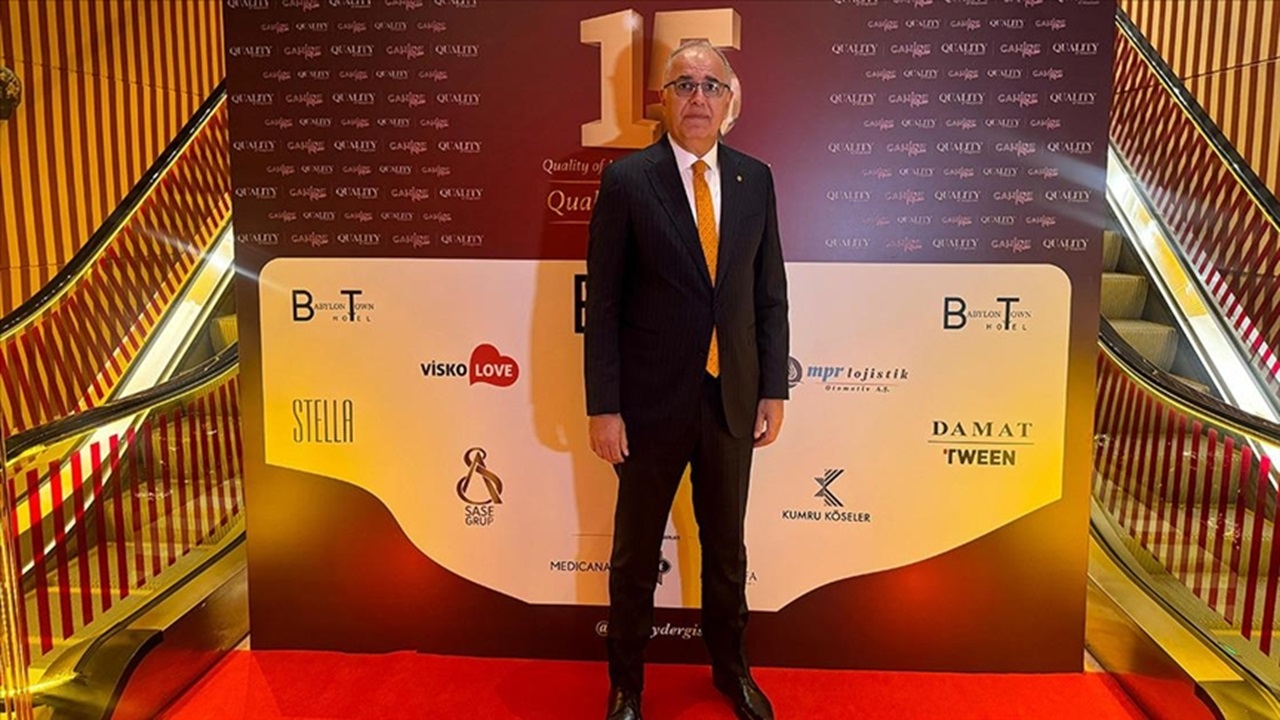 Üstündağ'a "Yılın Spor Yöneticisi" Ödülü