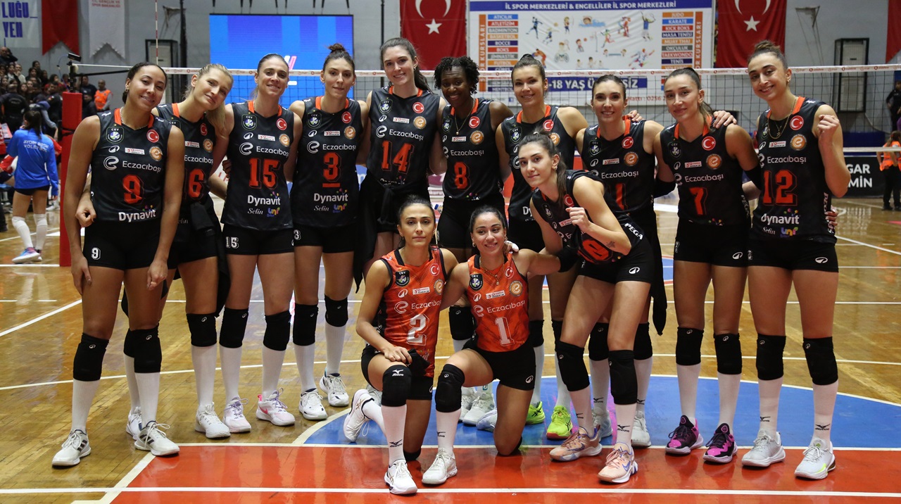 Eczacıbaşı Dynavit, Cumhuriyet Bayramı’nı Aydın'da 3-1'lik galibiyetle kutladı