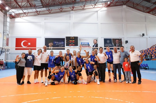 Bahçeşehir Koleji Dalaman Belediyespor set vermeden devam ediyor