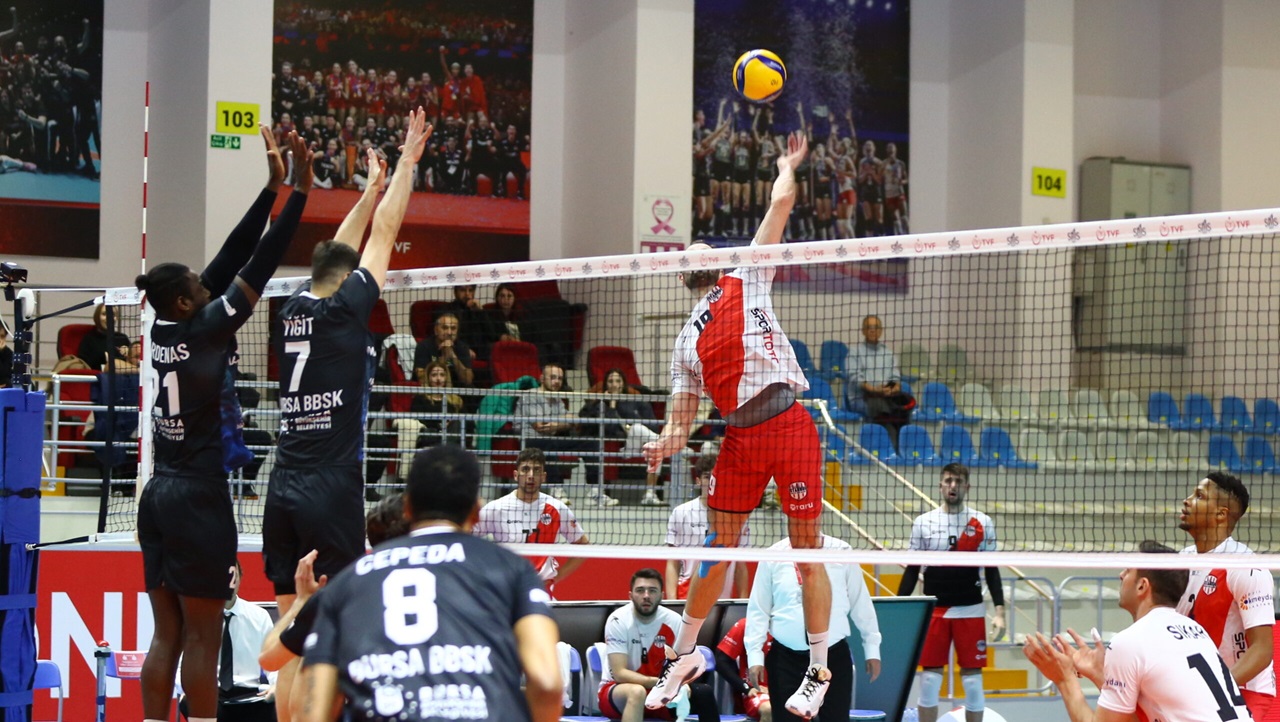 SMS Grup Efeler Ligi'nde 5 maç oynandı