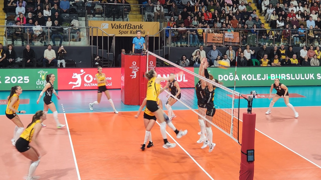 VakıfBank Galatasaray'a rövanşı vermedi