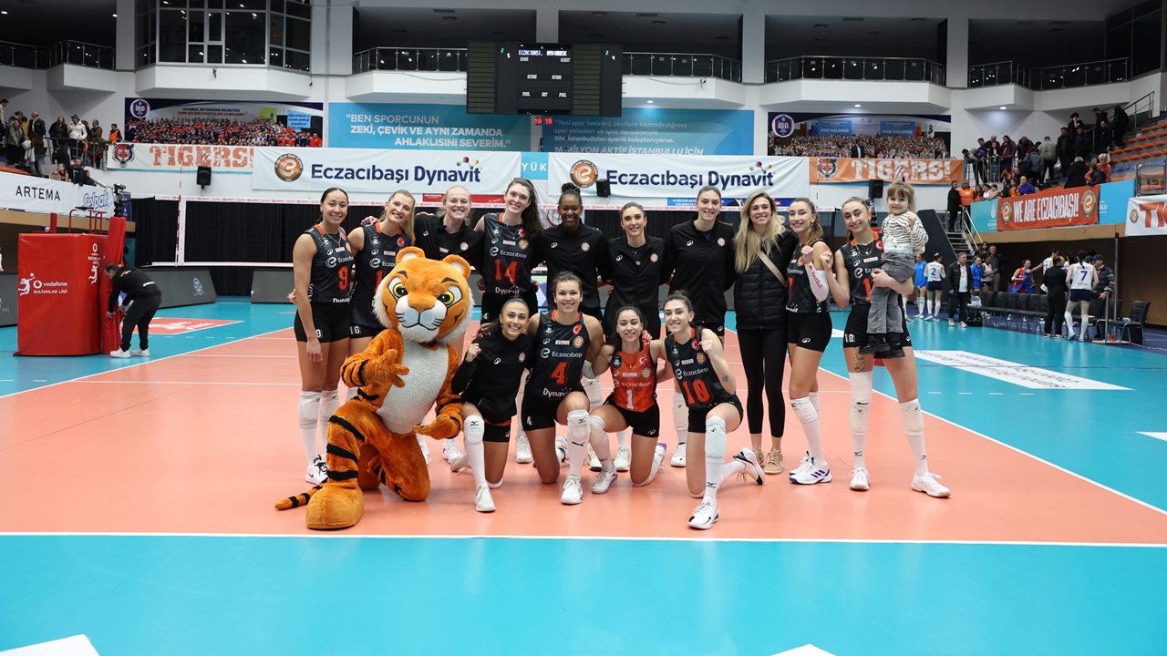 Eczacıbaşı Dynavit liderliğini sürdürüyor