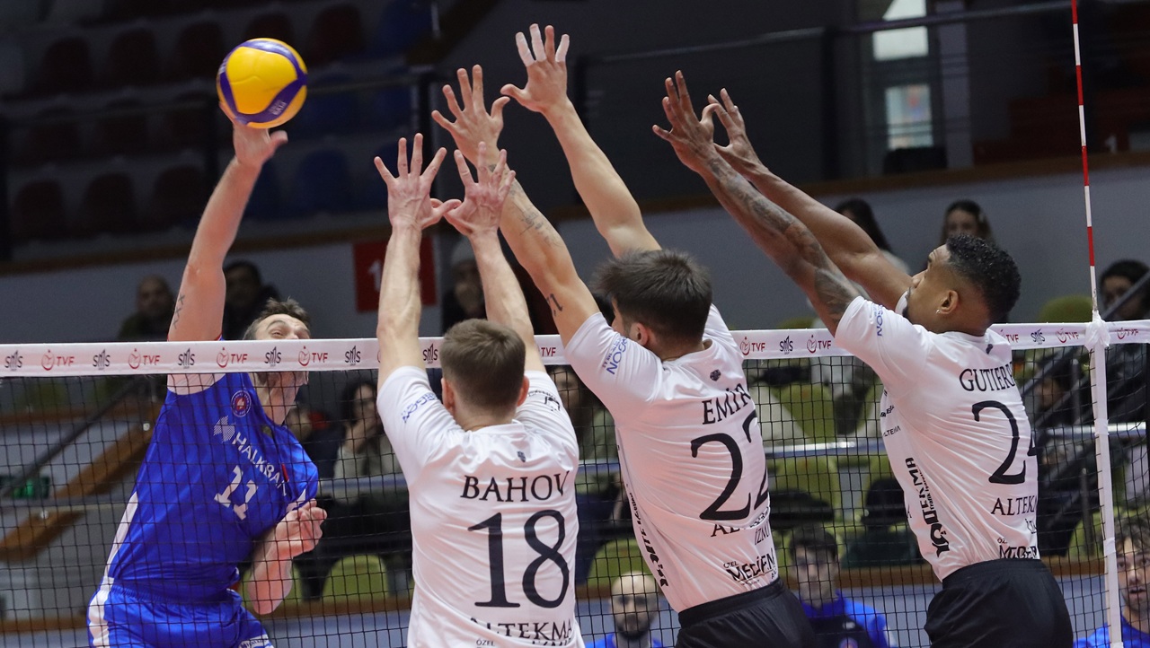 Altekma Halkbank'ı yendi, ilk dört sıra hesapları karıştı