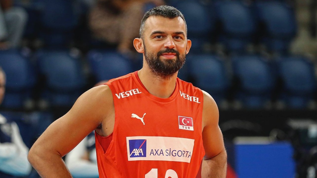 Arslan Ekşi Milli Takıma Veda Etti