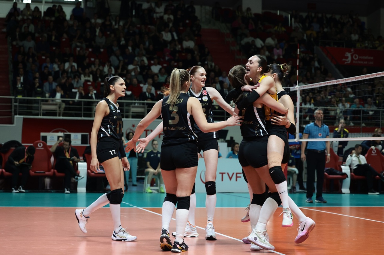 Seride 3-0 öne geçen VakıfBank 14. Kez Şampiyon oldu