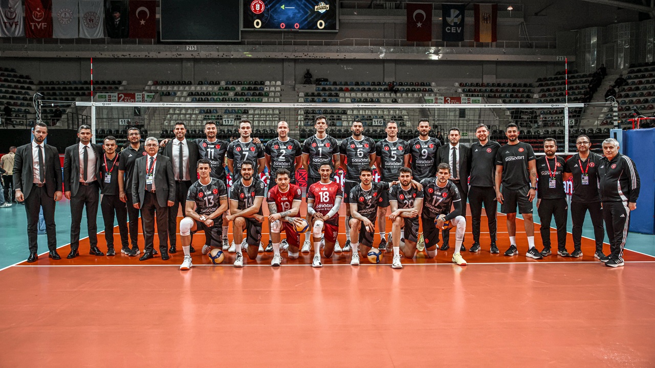 Ziraat Bankkart CEV Cup final ilk maçı için Polonya'da