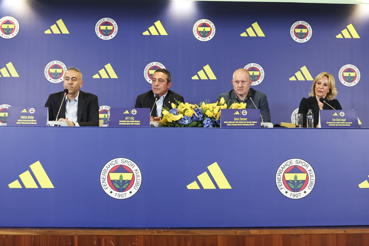 Fenerbahçe'nin yeni sezonda giyeceği voleybol, basketbol ve futbol formaları adidas'tan