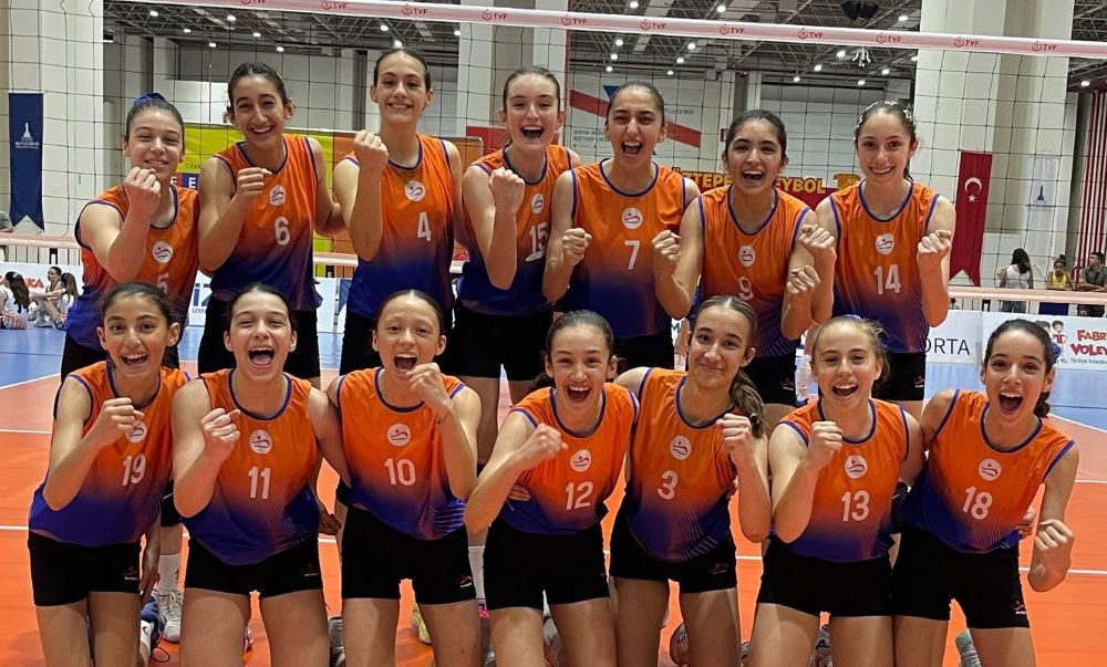 Midi Kızlar Türkiye Şampiyonası'nda Es Voleybol - Eczacıbaşı Finali