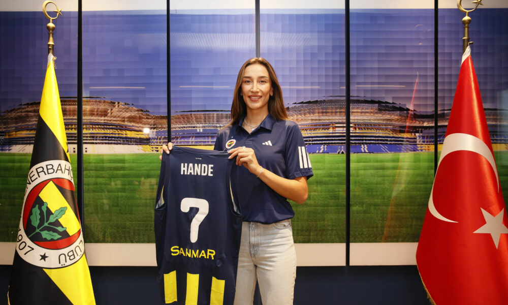 Hande Baladın forması açık artırmada rekor kırıyor