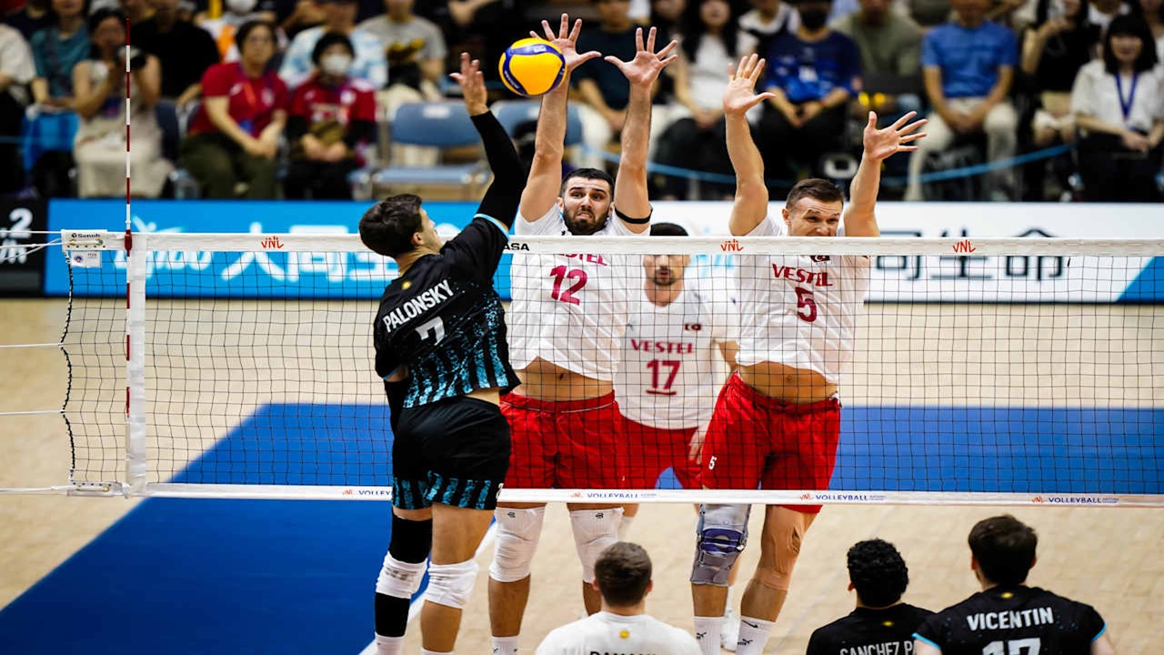 VNL 2025'de Türkiye, son sayıda skandal Challenge kararı ile Arjantin'e 3-2 yenildi