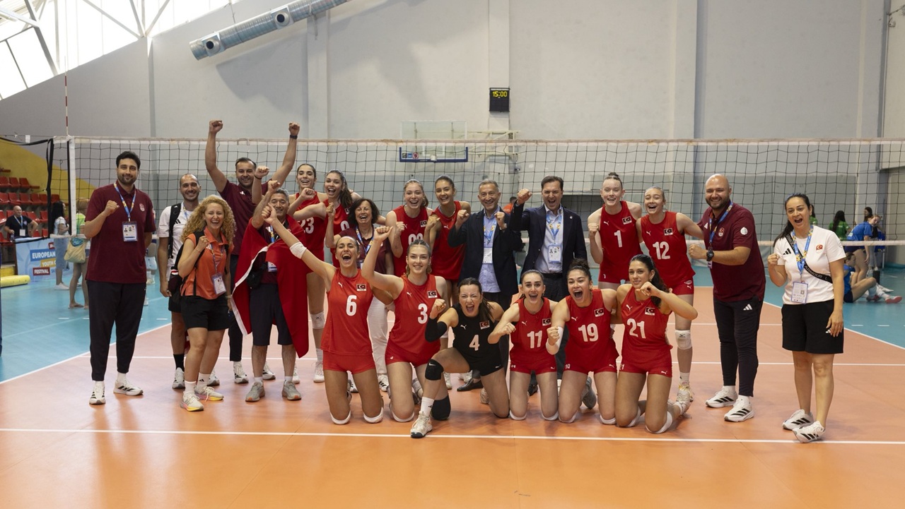 U18 Kız Milli Takımımız EYOF'taki ilk maçında Slovenya'yı 3-0 yendi