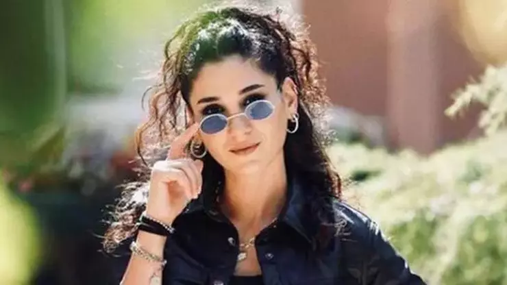 Sitare Akbaş evleniyor: Sade gelinliği beğeni topladı