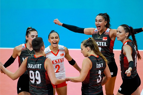Yaprak Erkek ve Vargas Türkiye’yi galibiyete taşıdı Yaprak Erkek ve Vargas Türkiye’yi galibiyete taşıdı
