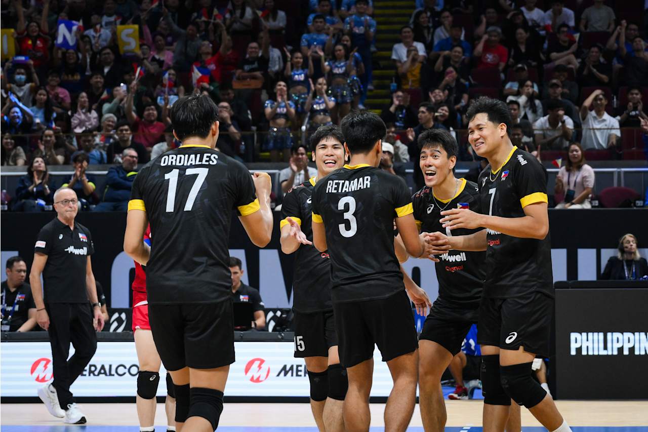 Filipinler Mısır voleybol,