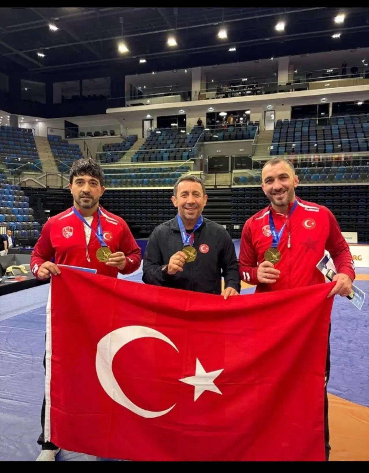 BARÜ sporcuları uluslararası güreş arenasında 6 madalya kazandı