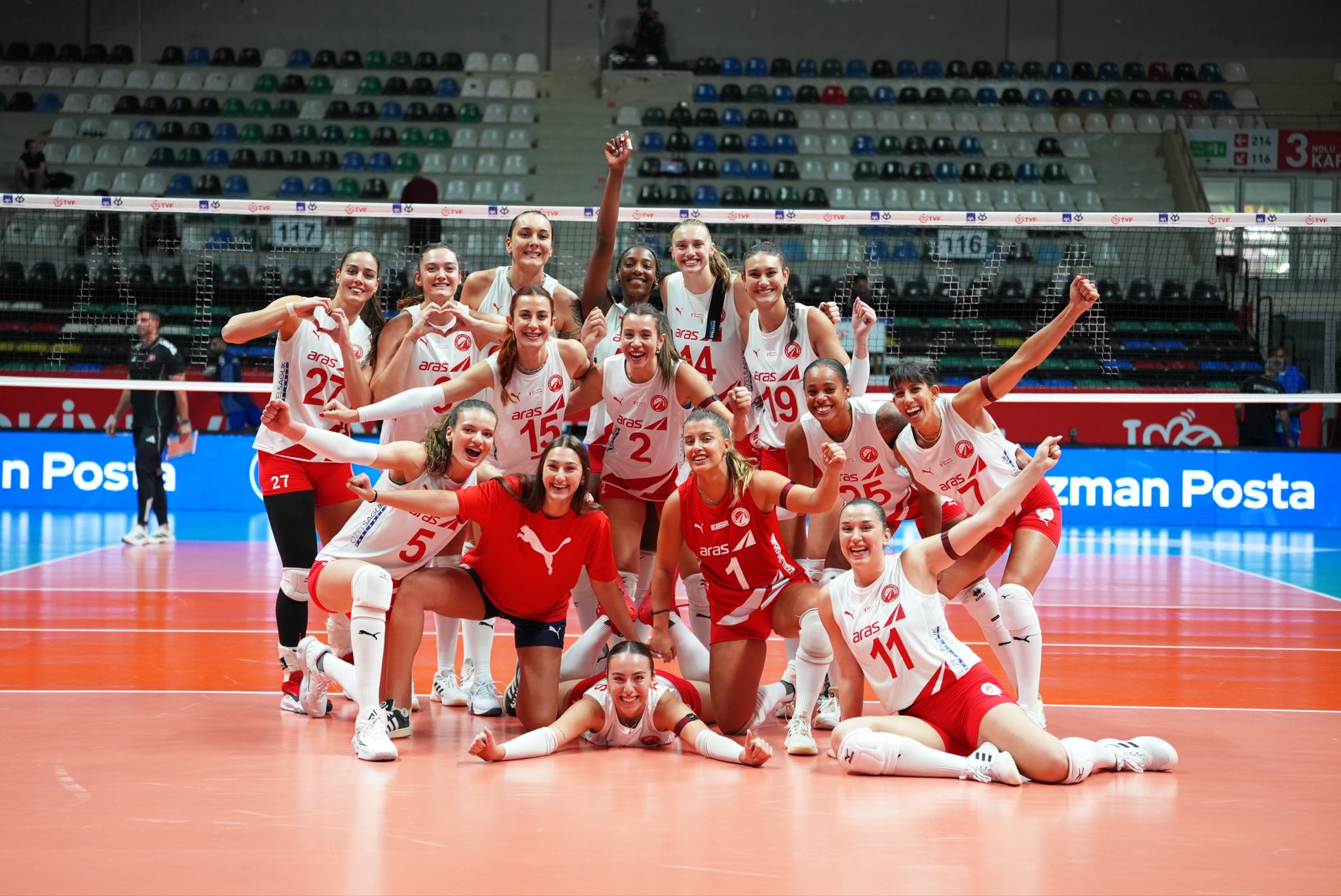 Aras Kargo AXA Sigorta Kupa Voley’de çeyrek final biletini aldı