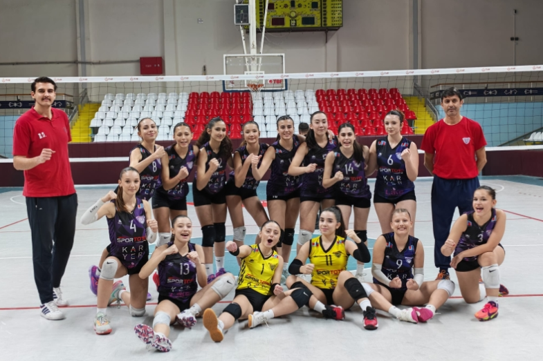 Akhisargücü Genç Kızlar, Soma’yı 3-0 mağlup etti