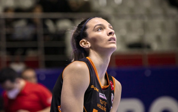 Aleksiya Karutasu Göztepe Maçında Oynayamayabilir