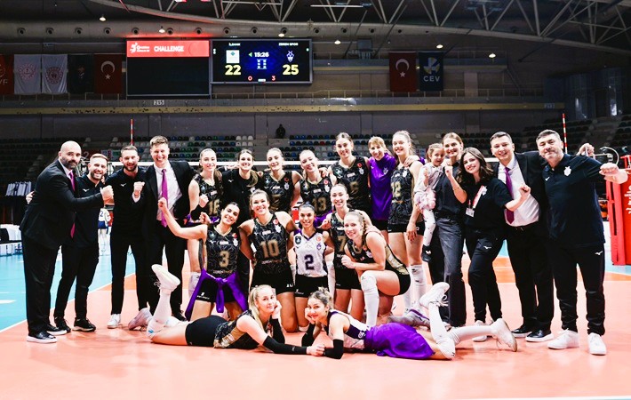 Zeren Spor Başkent Derbisinde İlbank'a Set Vermedi arka arkaya 4. galibiyetle 2025'i tamamladı