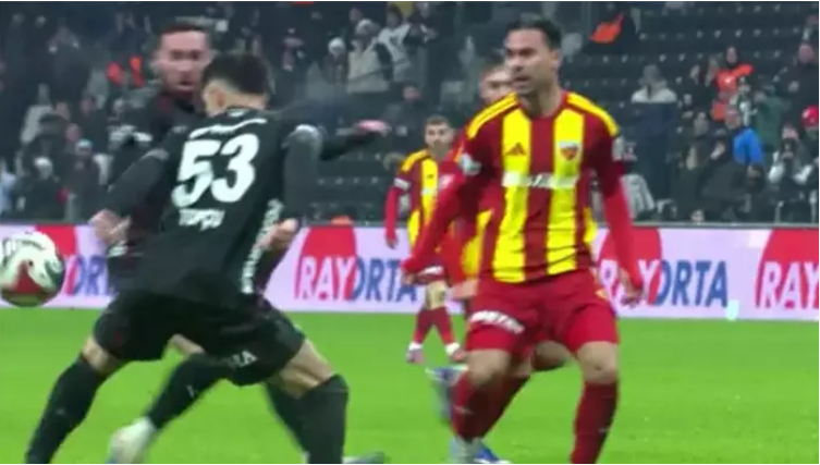 Beşiktaş Kayserispor maçında iki penaltı pozisyonu için flaş yorum