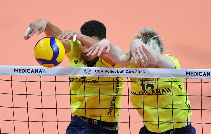 Fenerbahçe Radnici'ye Set Vermeden Tur Atladı
