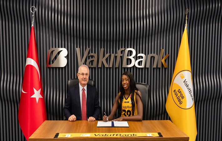İtalyan pasör çaprazı Malual VakıfBank'ta