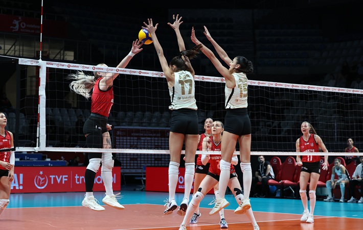 VakıfBank Beşiktaş'ı 3-1 yenerek seriyi 15 maça çıkarttı