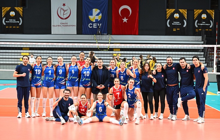 İstanbul Büyükşehir Belediyespor VakıfBank'ı evinde yendi