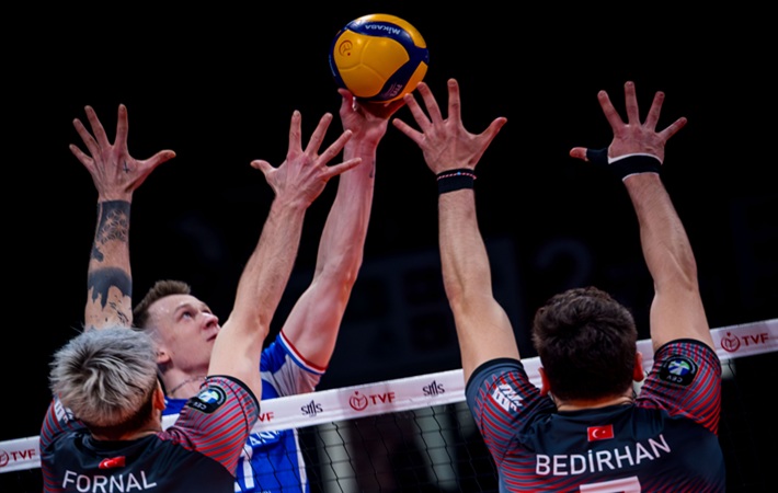 Nimir'in 46 sayı ile oynadığı derbide Ziraat Bankkart Halkbank'ı 3-1 yendi