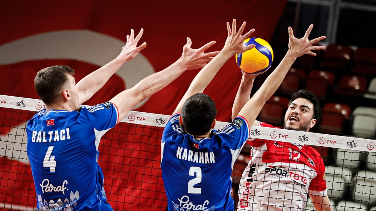 İstanbul Gençlik Spor Halkbank'ı yendi normal sezonu 5. sırada tamamladı