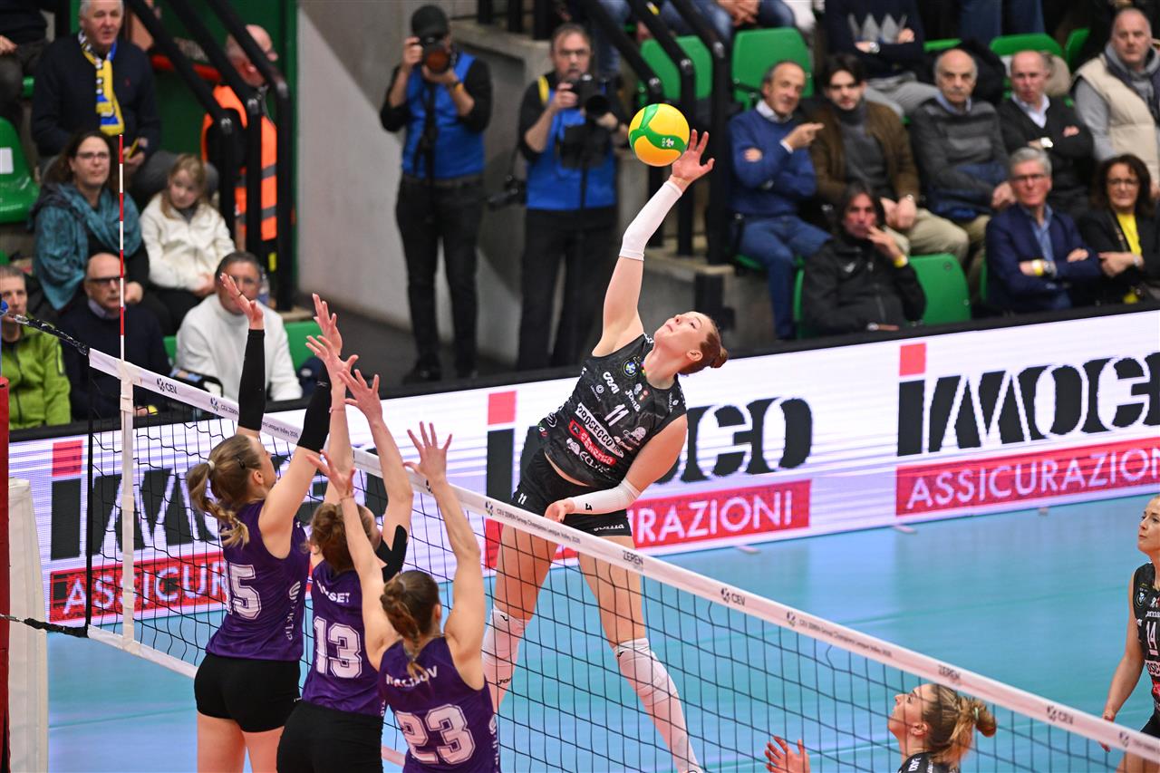 Zeren Spor Şampiyonlar Ligi'ne Galibiyetle Veda Etti