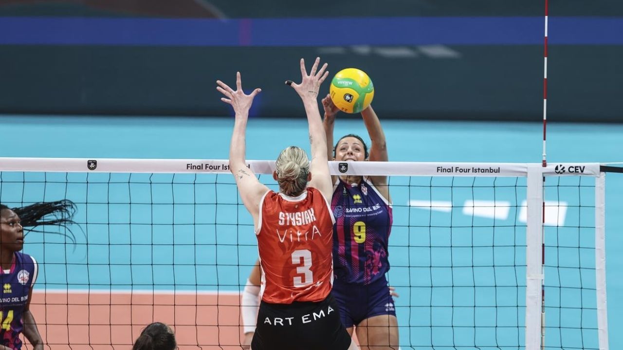 Eczacıbaşı Dynavit İtalya'da tarih yazdı ve adını finale yazdırdı