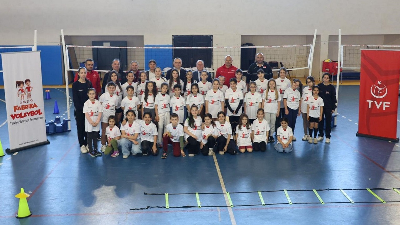 Fabrika Voleybol Artvin - Arhavi'de
