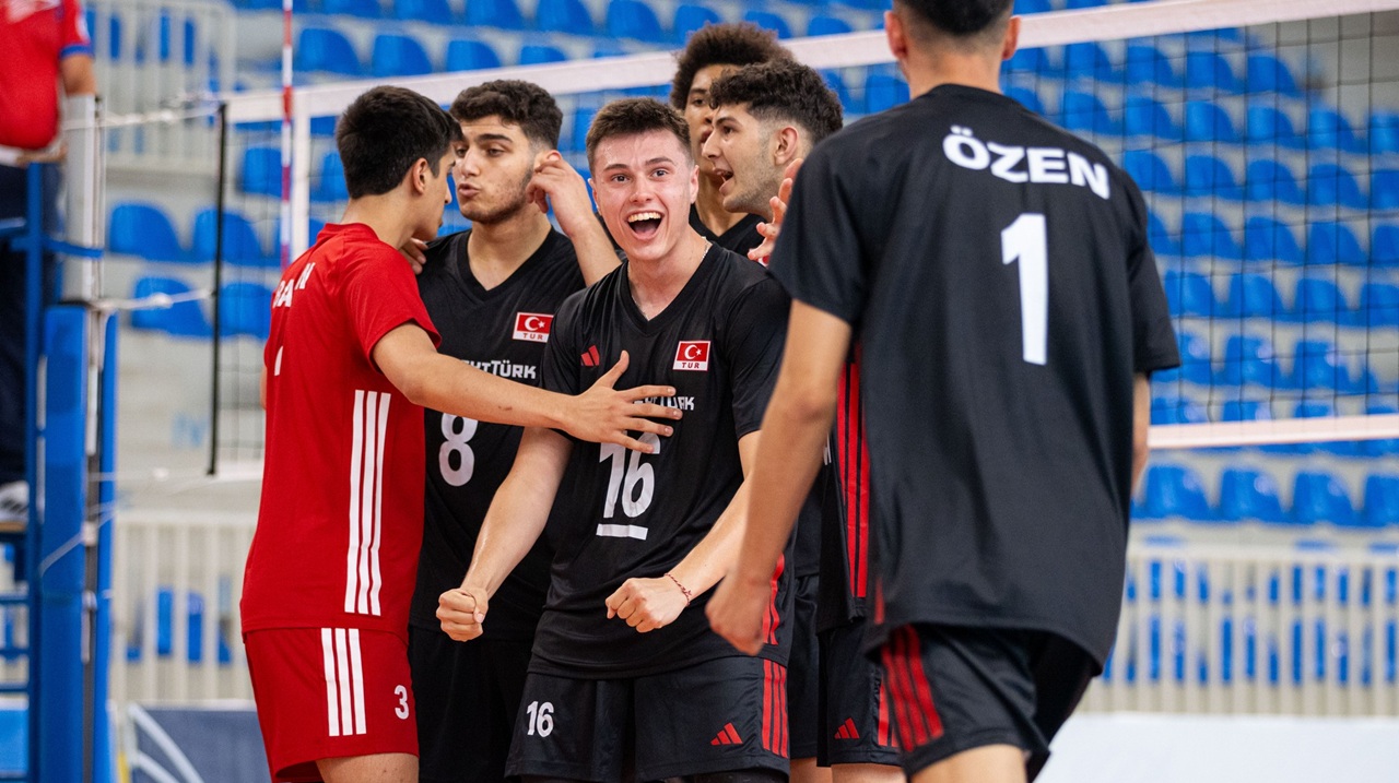 U18 Milliler Balkan Şampiyonası'nda üçte üç ile yarı finalde