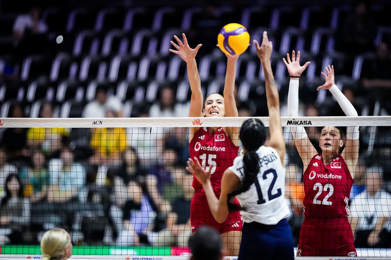 Filenin Sultanları lider ABD'ye 3-2 yenildi