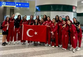 Filenin Sultanları Milano'da Konsolosluk yetkilileri tarafından karşılandı