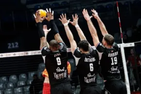 Halkbank'ı 3-0 yenen  Galatasaray, finalde Ziraat Bankkart'ın rakibi oldu