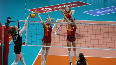 Erteleme maçında THY'ye set vermeyen Galatasaray 4. sıraya yükseldi
