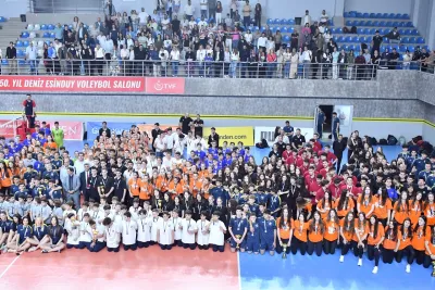 İstanbul Süper Altyapı Ligleri'nde Madalya ve Kupa Töreni Yapıldı