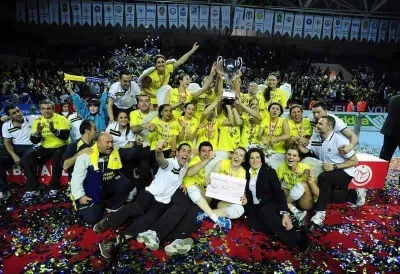 Tarih yine 11 Mayıs, Fenerbahçe Yine Şampiyon