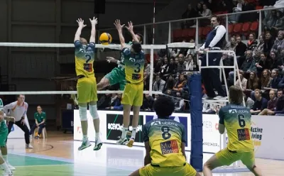 Erkekler Challenge Cup’ta son 8 takımın mücadelesi devam ediyor