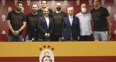 Galatasaray'da Erkek Takımında imza töreni gerçekleştirildi