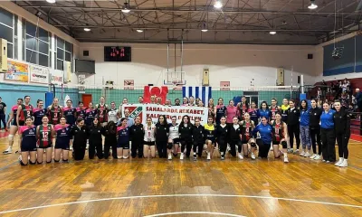 Ege'de Dostluk Rüzgarı Voleybol İle Esiyor