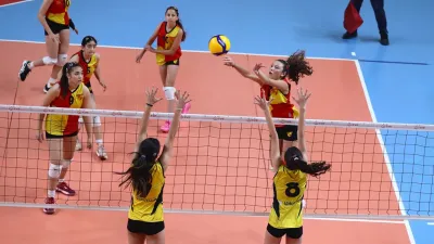 Midi Kızlarda Es Voleybol - VakıfBank Finali
